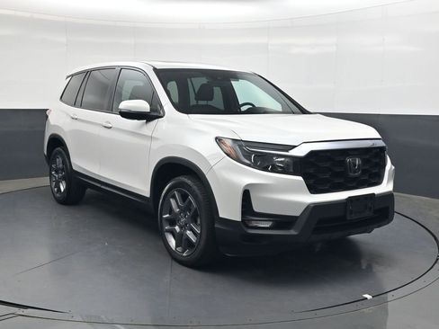 Used 2023 Honda Passport EX-L image 2