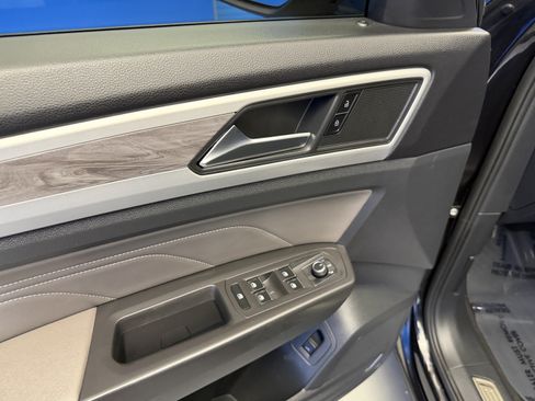 Used 2023 Volkswagen Atlas Cross Sport SE FWD image 10
