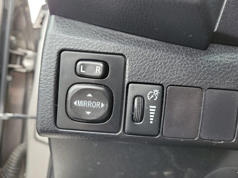 Used 2014 Toyota Corolla LE FWD image 19