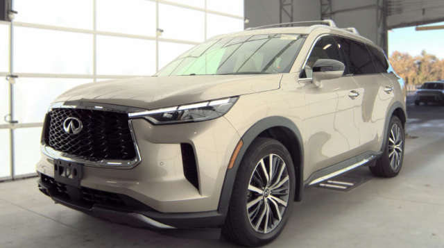 Used 2023 INFINITI QX60 Sensory w/ Vision Package AWD/4WD image 1