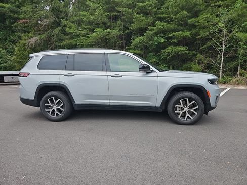 Used 2024 Jeep Grand Cherokee L Limited w/ Luxury Tech Group II AWD/4WD image 4