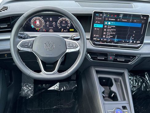New 2026 Volkswagen Tiguan SE image 13