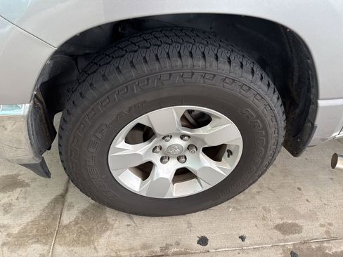 Used 2019 RAM 1500 Big Horn RWD image 2