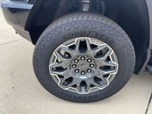 New 2025 GMC Hummer EV 3X AWD/4WD image 8