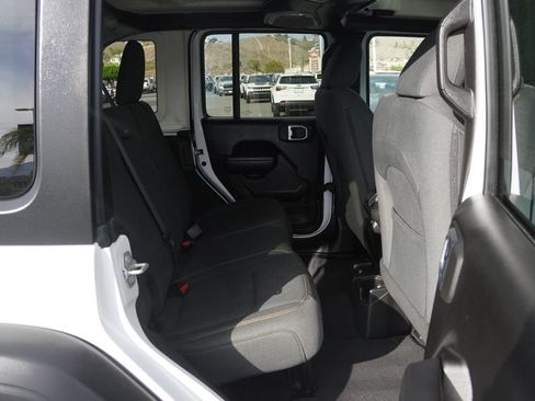 Used 2025 Jeep Wrangler Unlimited Sport AWD/4WD image 32