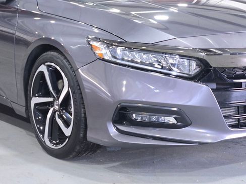 Used 2019 Honda Accord Sport image 3