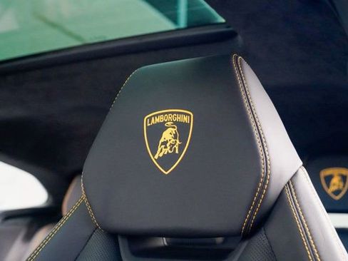 Used 2022 Lamborghini Urus image 52