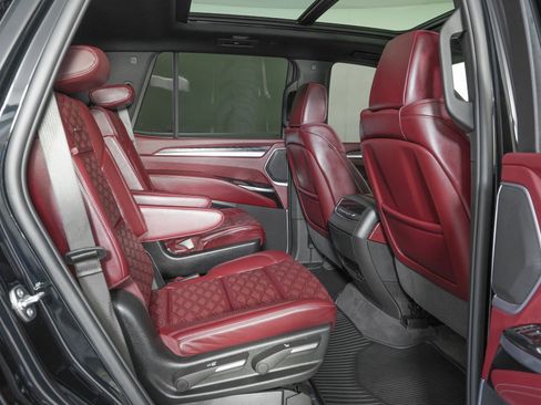 Used 2026 Cadillac Escalade Sport w/ LPO, ONYX Package image 10