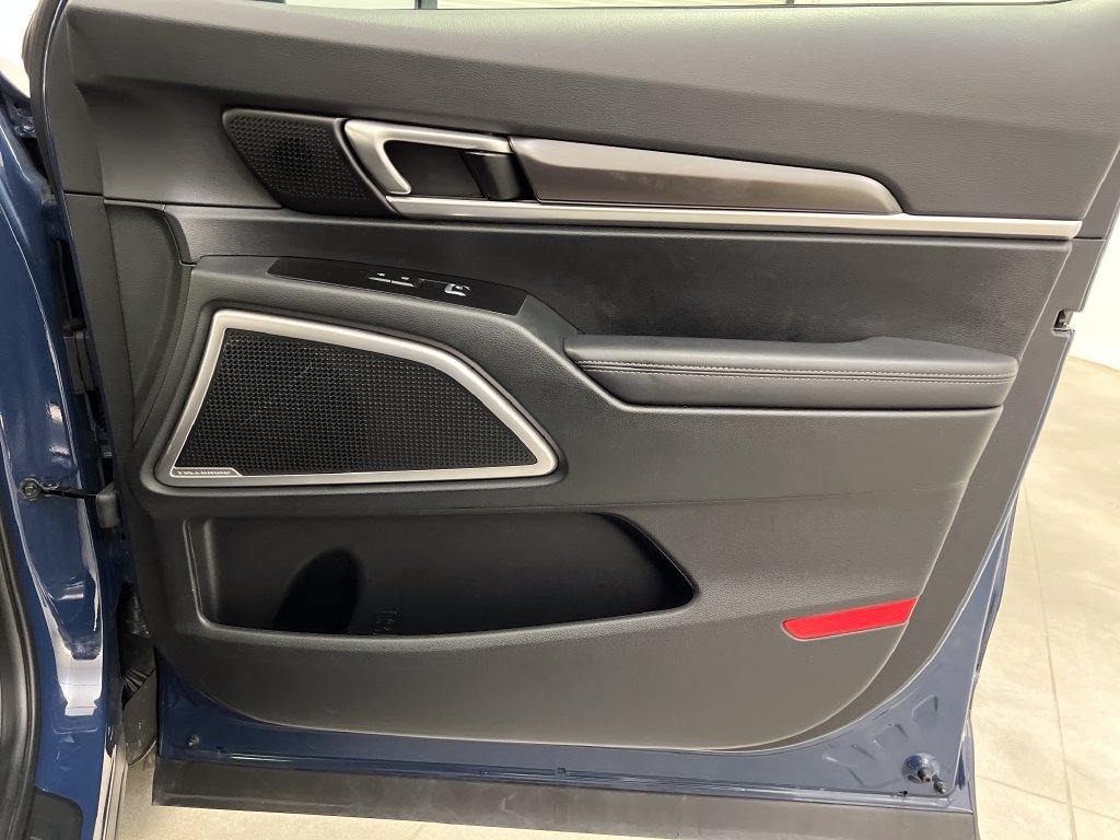 Used 2025 Kia Telluride S FWD image 35