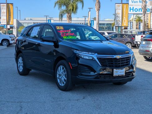Used 2023 Chevrolet Equinox LS image 3