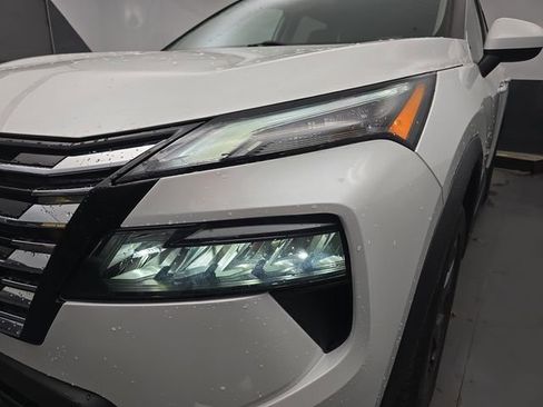 Used 2024 Nissan Rogue SV image 14