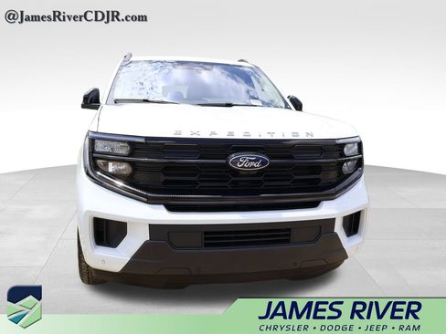 Used 2025 Ford Expedition Active AWD/4WD image 7