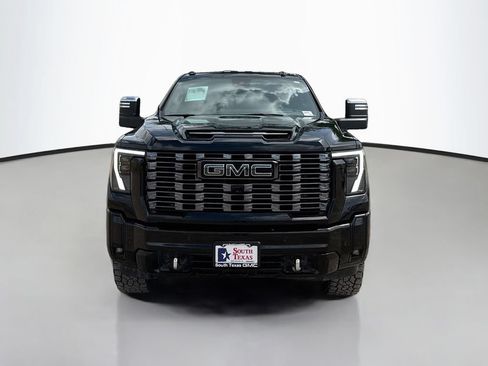 Used 2025 GMC Sierra 3500 Denali Ultimate AWD/4WD image 2