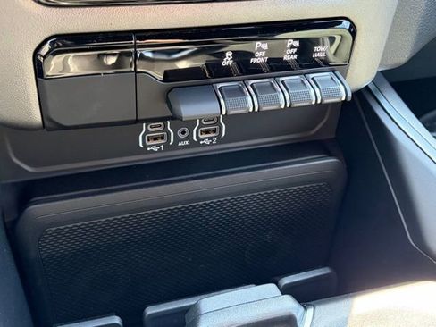 New 2026 RAM 1500 Express AWD/4WD image 23