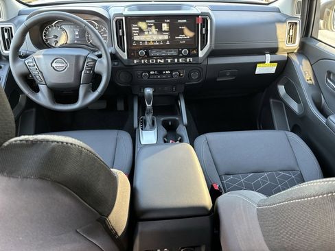 New 2025 Nissan Frontier SV w/ SV Convenience Package image 27