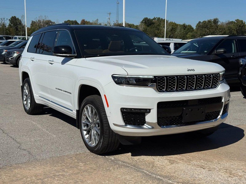 Used 2025 Jeep Grand Cherokee L Summit w/ MOPAR Finishing Package AWD/4WD image 2