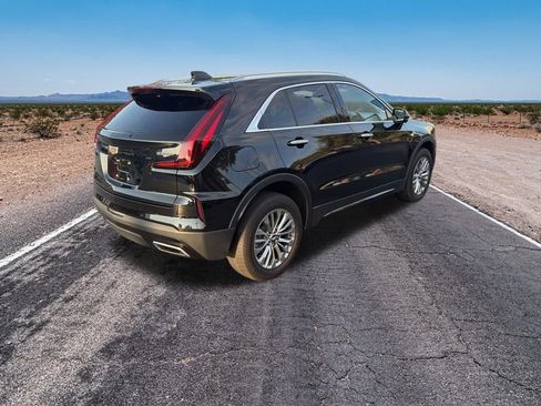 Used 2025 Cadillac XT4 Premium Luxury image 9