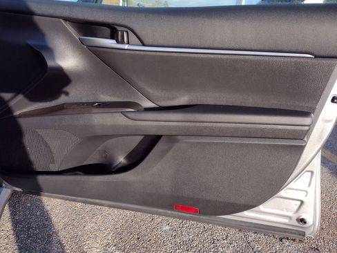 Used 2024 Toyota Camry SE image 23