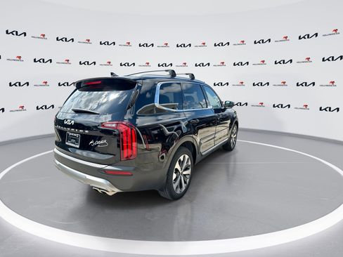 Used 2022 Kia Telluride EX w/ EX Premium Package FWD image 8