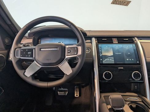 New 2026 Land Rover Discovery Limited Edition image 14