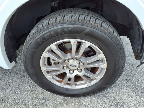 Used 2019 Ford F150 Lariat image 9