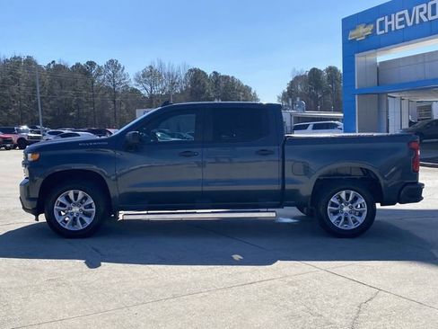 Used 2021 Chevrolet Silverado 1500 Custom image 2