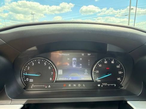 Used 2023 Ford Explorer XLT AWD/4WD image 12