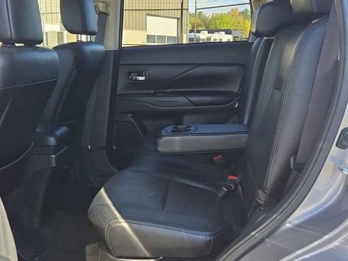 Used 2016 Mitsubishi Outlander SEL image 34