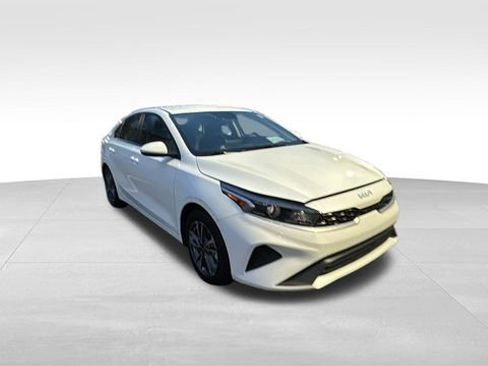 Used 2024 Kia Forte LXS image 28