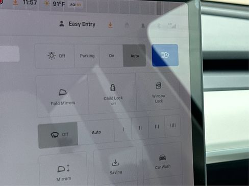 Used 2020 Tesla Model Y Long Range image 17