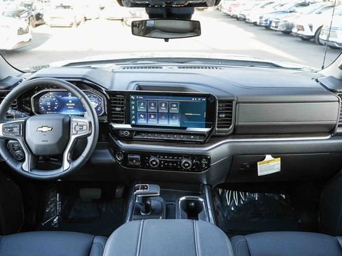 New 2026 Chevrolet Silverado 1500 LT w/ Z71 Off-Road Package AWD/4WD image 13