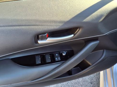 Used 2019 Toyota Corolla SE FWD image 13