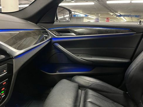 Used 2018 BMW 530i xDrive AWD/4WD image 31