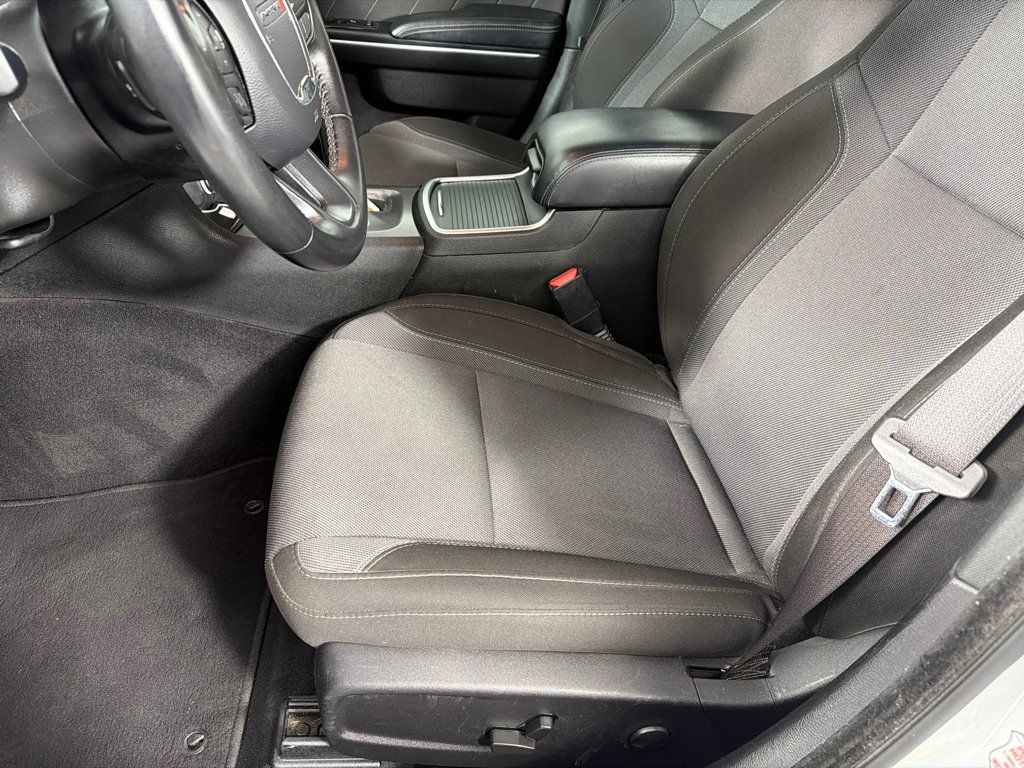 Used 2022 Dodge Charger SXT RWD image 11