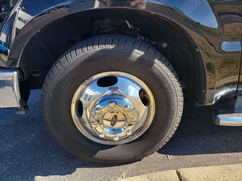 Used 2009 Ford F350 Lariat image 8