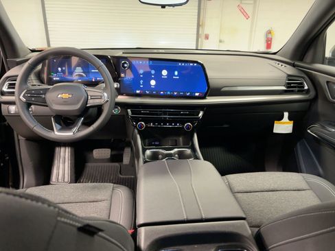 New 2026 Chevrolet Traverse LT w/ Sun and Wheel Package image 15