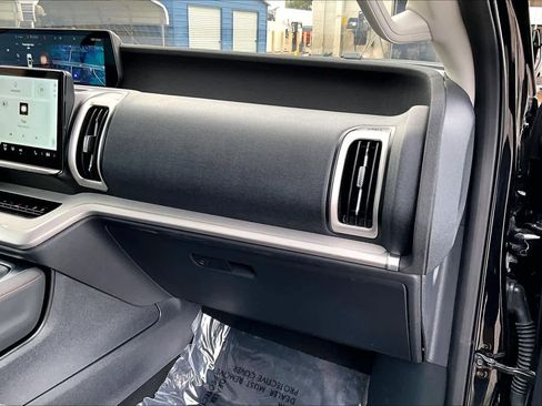 Certified 2025 Ford Expedition Active AWD/4WD image 19