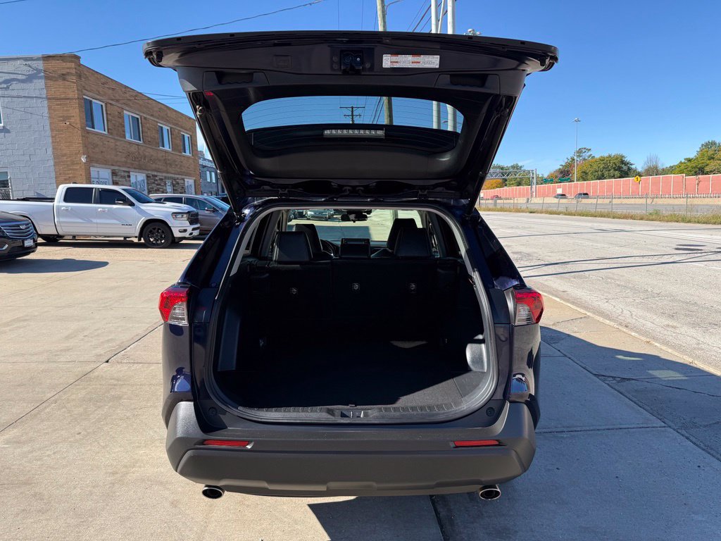 Used 2021 Toyota RAV4 XLE Premium AWD/4WD image 18
