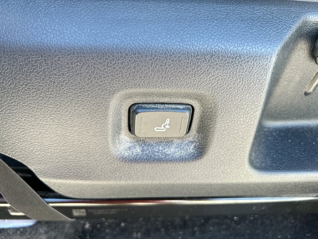Used 2025 Toyota Tacoma TRD Sport AWD/4WD image 12
