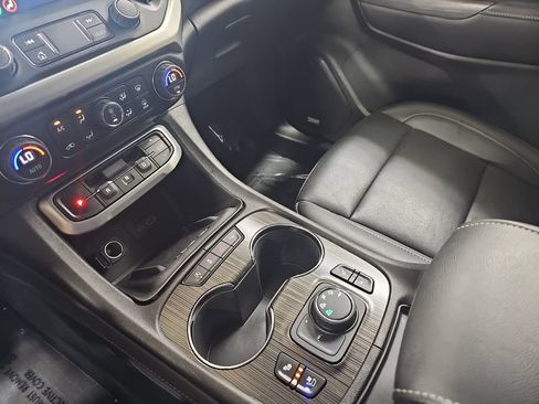 Certified 2023 GMC Acadia SLT w/ Preferred Package AWD/4WD image 26