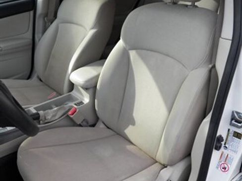 Used 2015 Subaru Crosstrek 2.0i Premium image 8