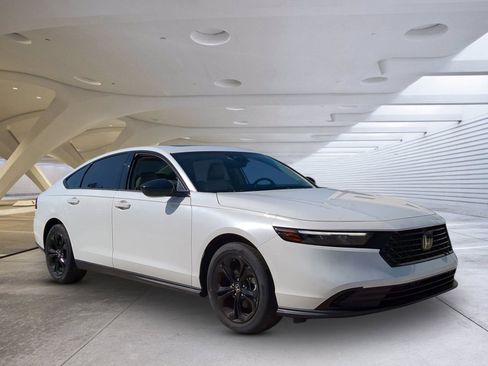 New 2025 Honda Accord SE image 1