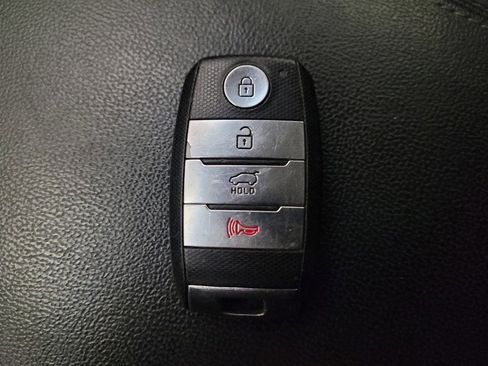 Used 2016 Kia Sorento EX w/ EX Premium Package AWD/4WD image 32