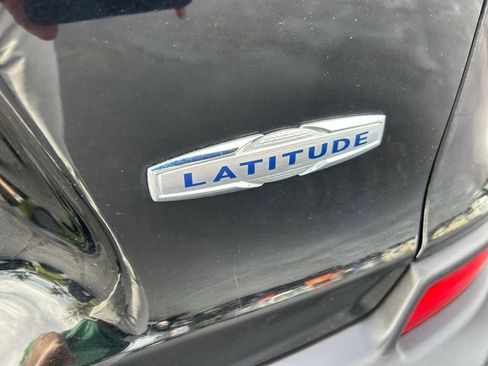 Used 2021 Jeep Cherokee Latitude Lux w/ Sun & Sound Group image 5