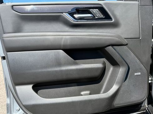 New 2026 GMC Yukon Elevation w/ Elevation Premium Package AWD/4WD image 19