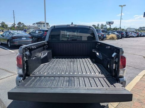 Used 2021 Toyota Tacoma TRD Off-Road w/ Technology Package RWD image 14