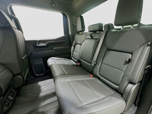 New 2026 GMC Sierra 1500 SLT image 28