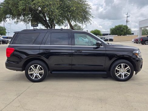 Used 2024 Ford Expedition XLT AWD/4WD image 8