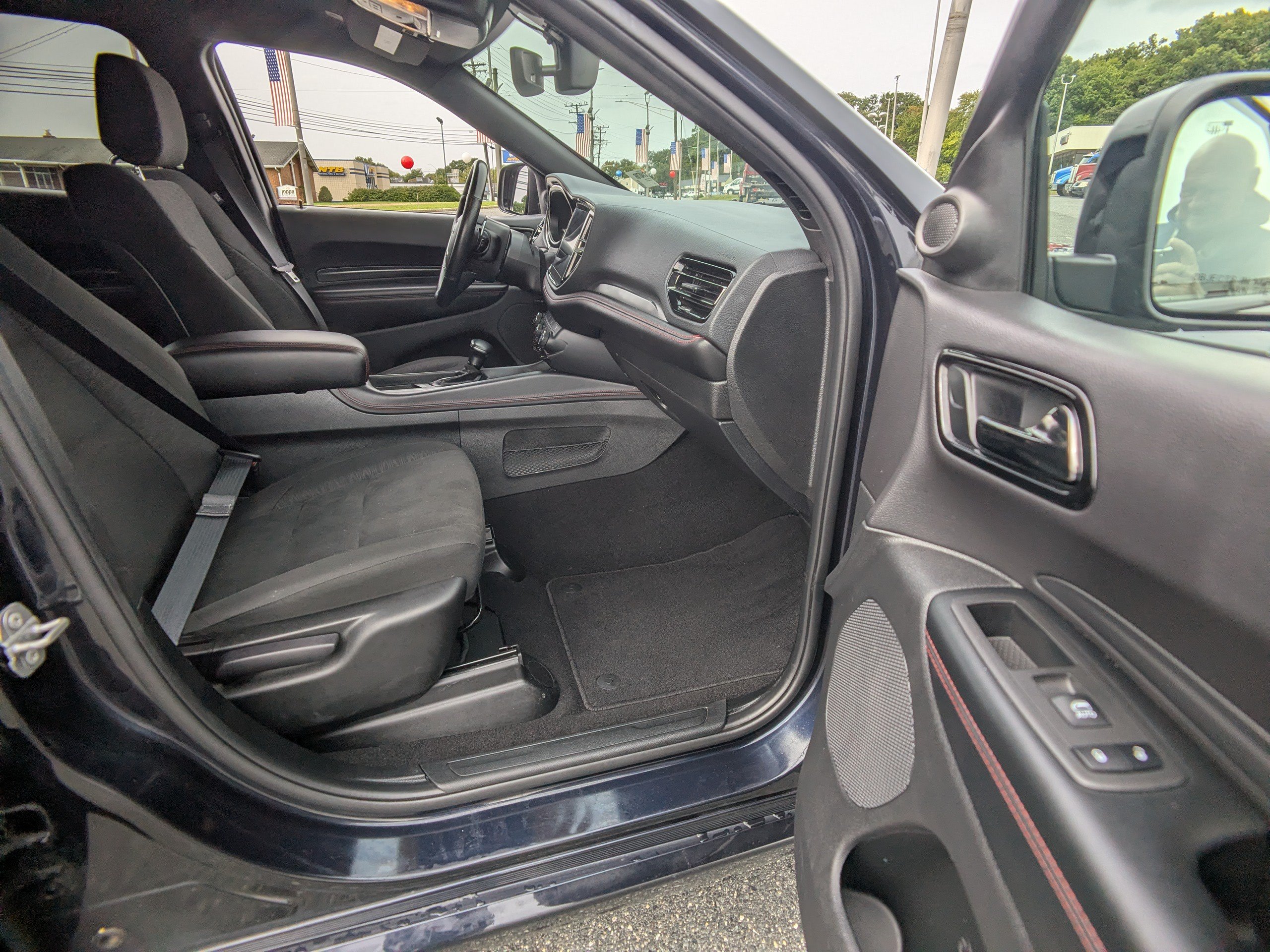 Used 2025 Dodge Durango GT AWD/4WD image 12