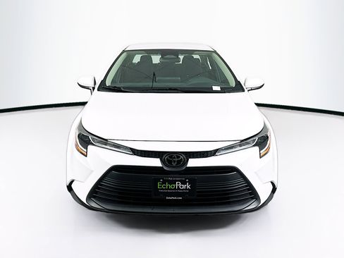 Used 2024 Toyota Corolla LE FWD image 2